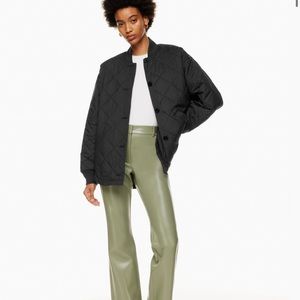 Aritzia Wilfred Oversized Pavant or Dodgers Jacket Size 2 Black Quilted Bomber